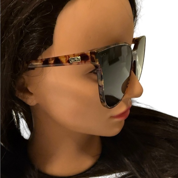 Two IVEARNE PRO sunglasses without any scratches brown and black chic and fun main image 10
